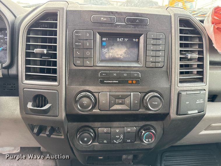 image for item EJ4541 2020 Ford F350 Super Duty utility bed pickup truck