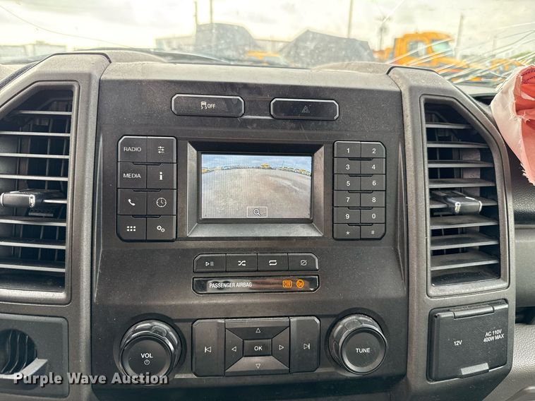 image for item EJ4541 2020 Ford F350 Super Duty utility bed pickup truck