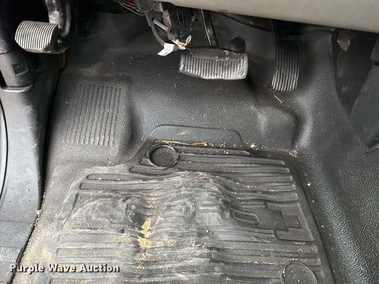 image for item EJ4541 2020 Ford F350 Super Duty utility bed pickup truck