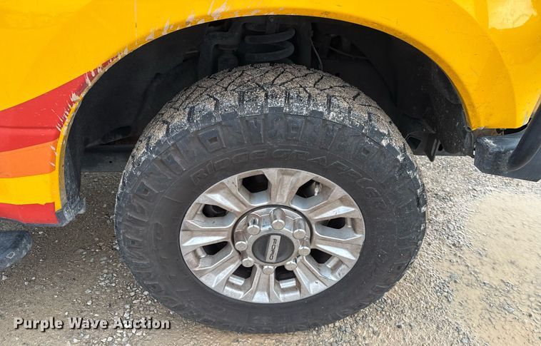 image for item EJ4541 2020 Ford F350 Super Duty utility bed pickup truck