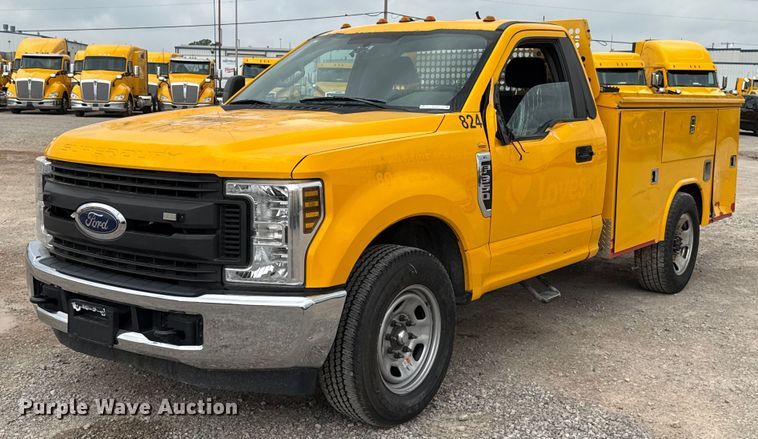 image for item EJ4544 2019 Ford F350 Super Duty utility bed pickup truck