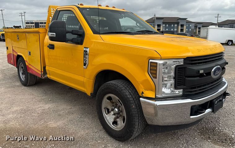 image for item EJ4544 2019 Ford F350 Super Duty utility bed pickup truck