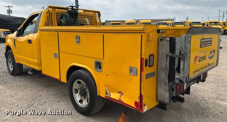 image for item EJ4544 2019 Ford F350 Super Duty utility bed pickup truck