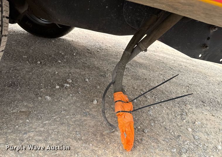 image for item EJ4544 2019 Ford F350 Super Duty utility bed pickup truck