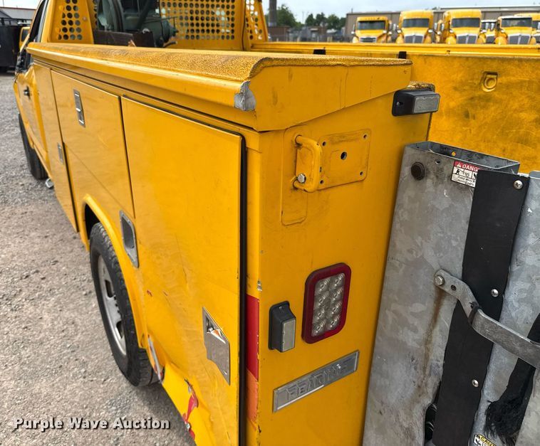 image for item EJ4544 2019 Ford F350 Super Duty utility bed pickup truck