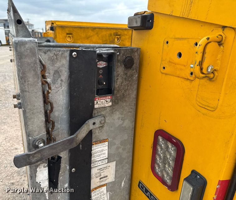 image for item EJ4544 2019 Ford F350 Super Duty utility bed pickup truck