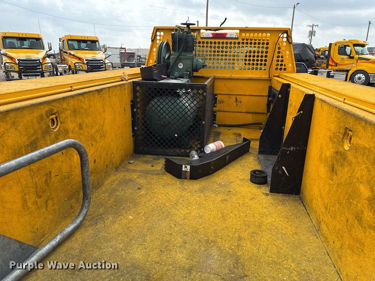 image for item EJ4544 2019 Ford F350 Super Duty utility bed pickup truck