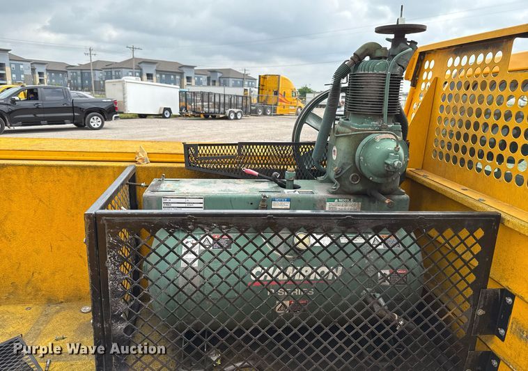 image for item EJ4544 2019 Ford F350 Super Duty utility bed pickup truck