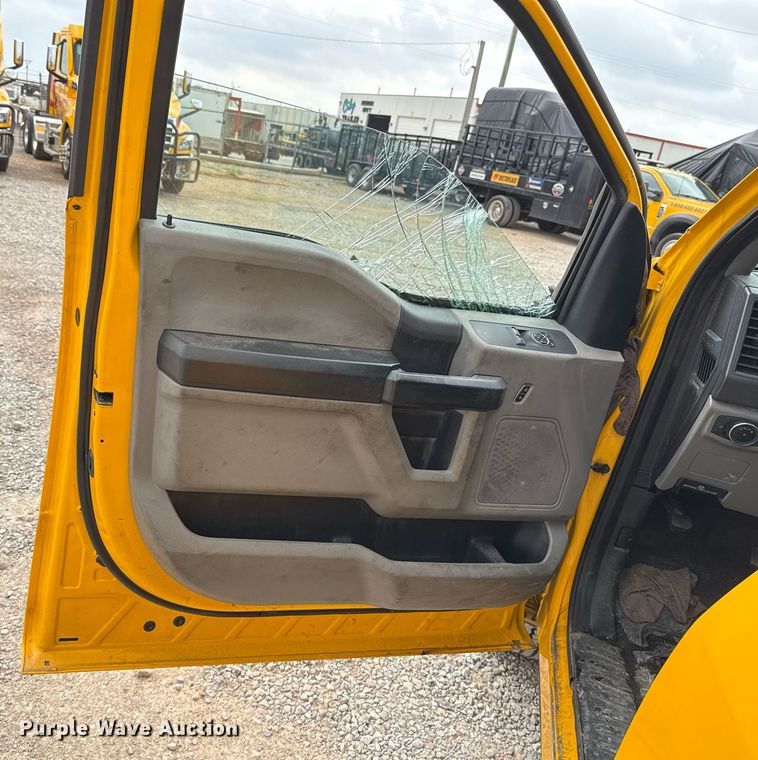 image for item EJ4544 2019 Ford F350 Super Duty utility bed pickup truck