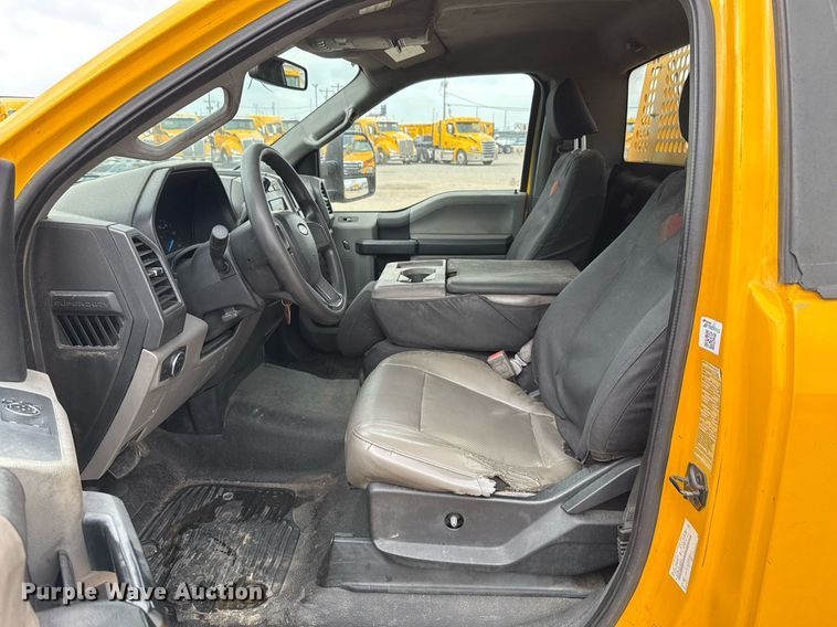 image for item EJ4544 2019 Ford F350 Super Duty utility bed pickup truck