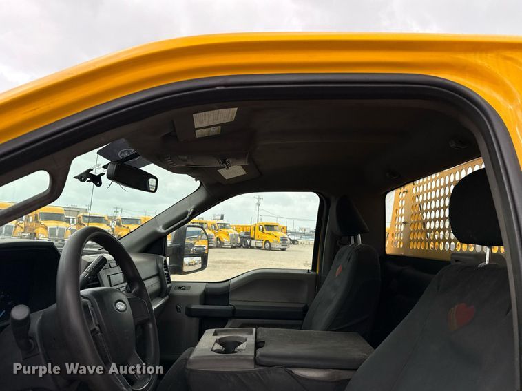 image for item EJ4544 2019 Ford F350 Super Duty utility bed pickup truck