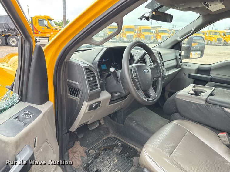 image for item EJ4544 2019 Ford F350 Super Duty utility bed pickup truck