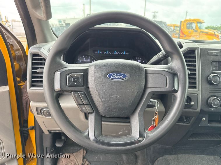 image for item EJ4544 2019 Ford F350 Super Duty utility bed pickup truck