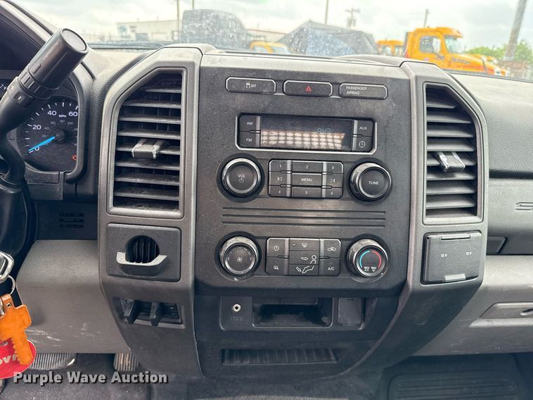 image for item EJ4544 2019 Ford F350 Super Duty utility bed pickup truck