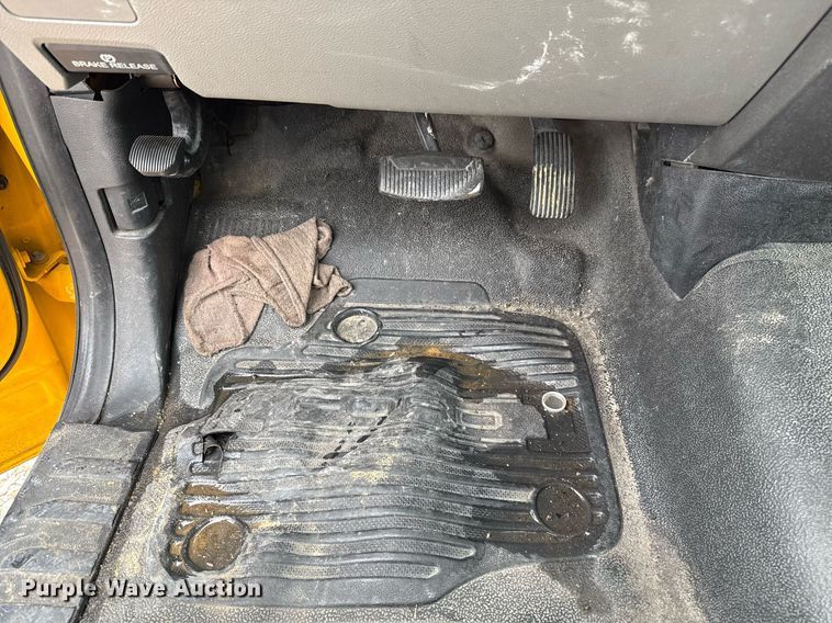 image for item EJ4544 2019 Ford F350 Super Duty utility bed pickup truck