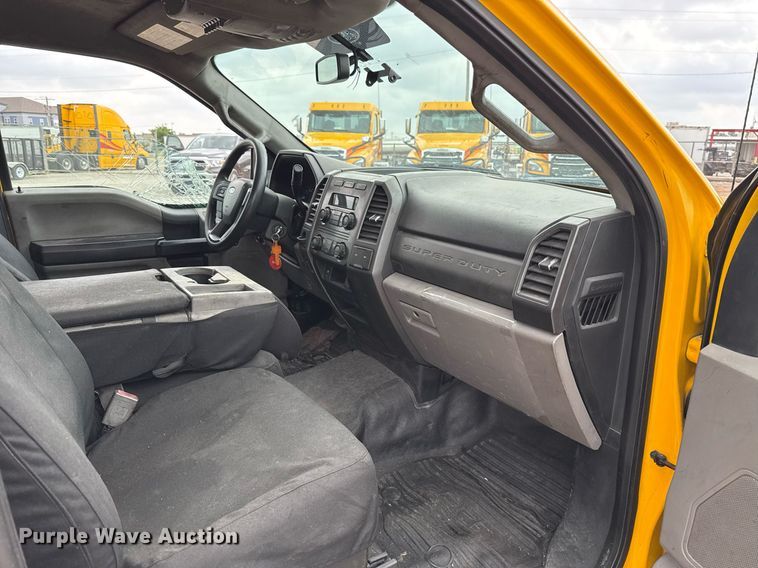 image for item EJ4544 2019 Ford F350 Super Duty utility bed pickup truck