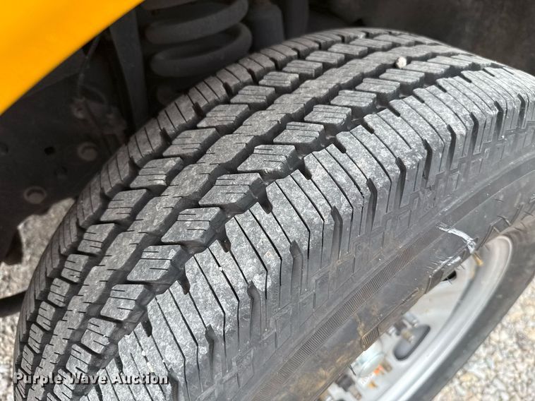 image for item EJ4544 2019 Ford F350 Super Duty utility bed pickup truck