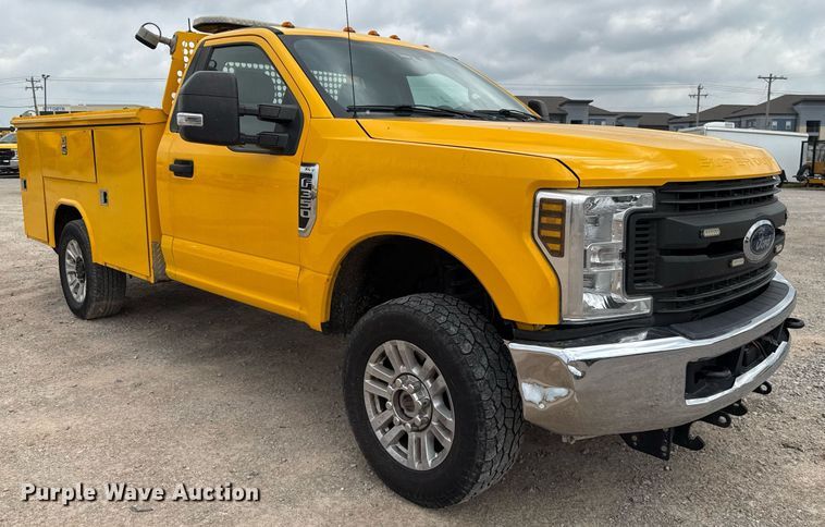 image for item EJ4546 2019 Ford F350 Super Duty utility bed pickup truck