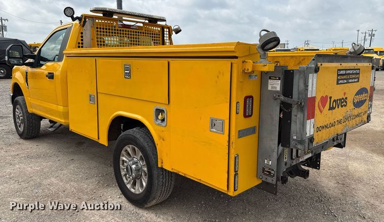 image for item EJ4546 2019 Ford F350 Super Duty utility bed pickup truck