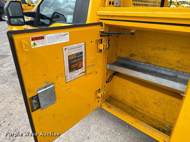 image for item EJ4546 2019 Ford F350 Super Duty utility bed pickup truck