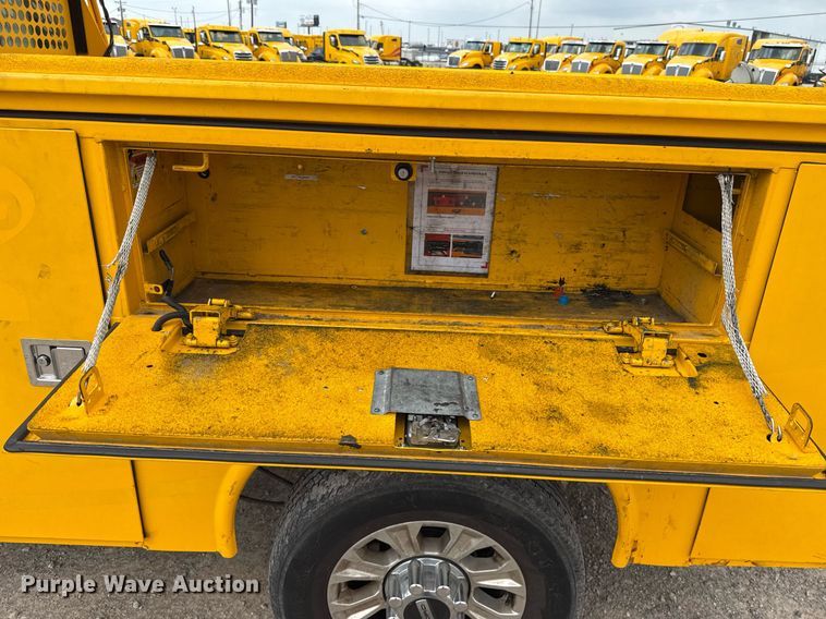 image for item EJ4546 2019 Ford F350 Super Duty utility bed pickup truck