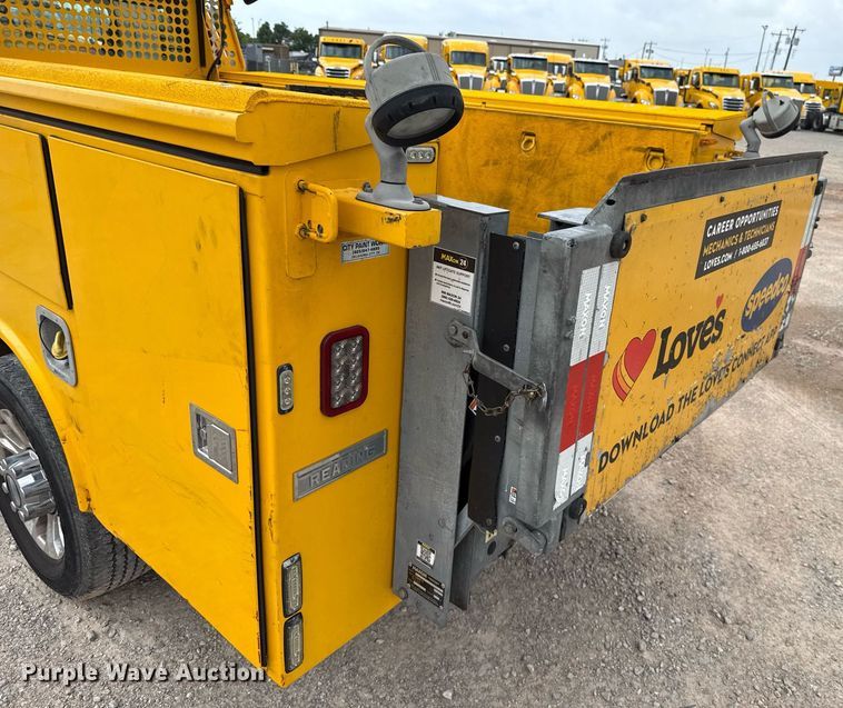 image for item EJ4546 2019 Ford F350 Super Duty utility bed pickup truck