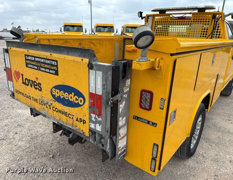 image for item EJ4546 2019 Ford F350 Super Duty utility bed pickup truck