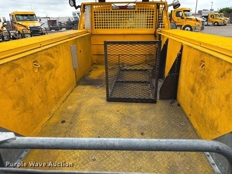 image for item EJ4546 2019 Ford F350 Super Duty utility bed pickup truck