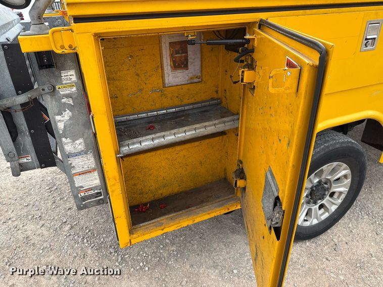 image for item EJ4546 2019 Ford F350 Super Duty utility bed pickup truck