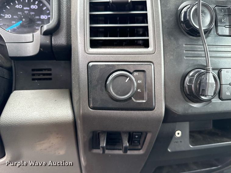 image for item EJ4546 2019 Ford F350 Super Duty utility bed pickup truck