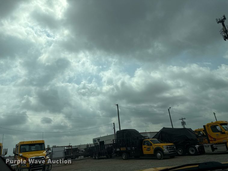 image for item EJ4546 2019 Ford F350 Super Duty utility bed pickup truck