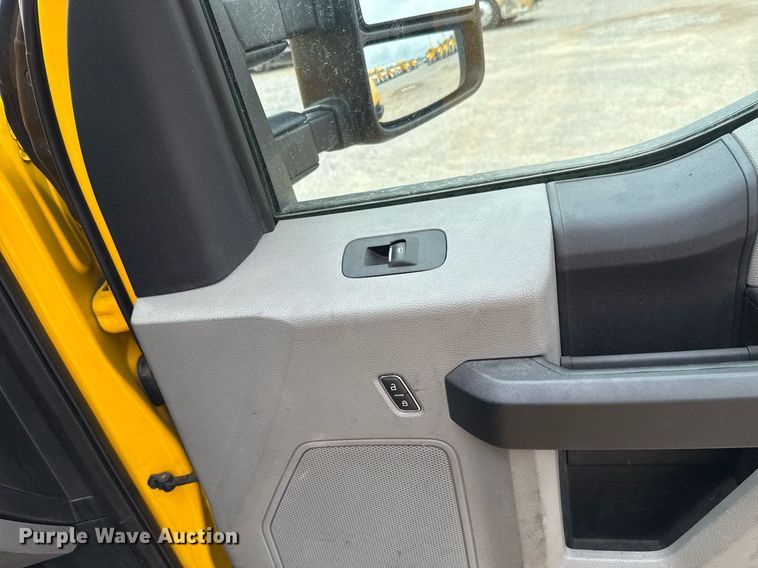 image for item EJ4546 2019 Ford F350 Super Duty utility bed pickup truck