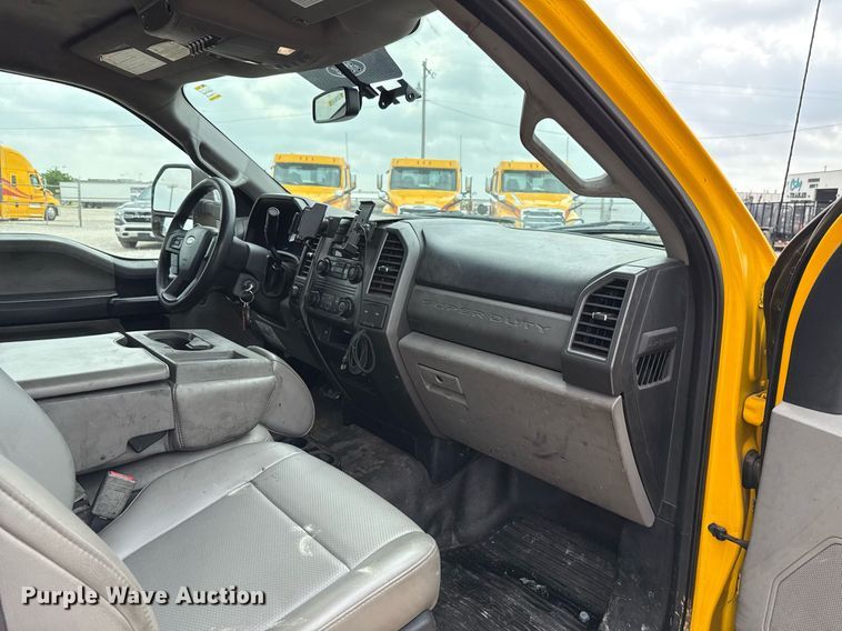 image for item EJ4546 2019 Ford F350 Super Duty utility bed pickup truck