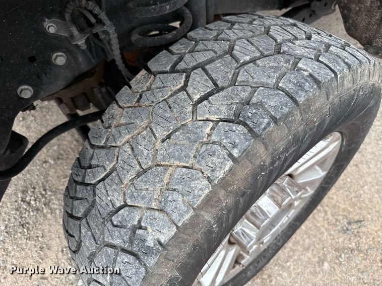 image for item EJ4546 2019 Ford F350 Super Duty utility bed pickup truck