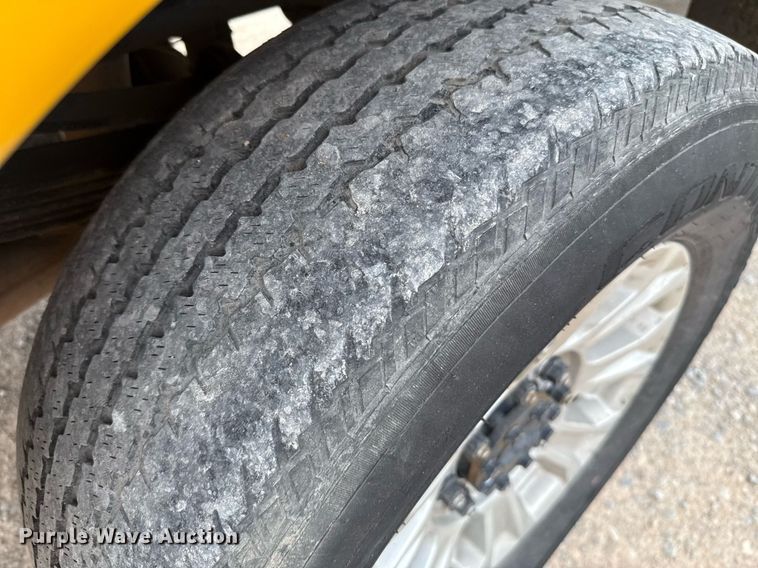 image for item EJ4546 2019 Ford F350 Super Duty utility bed pickup truck