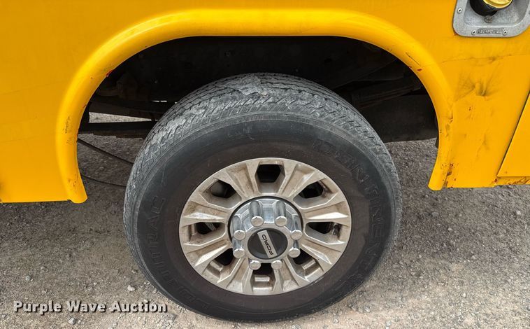 image for item EJ4546 2019 Ford F350 Super Duty utility bed pickup truck