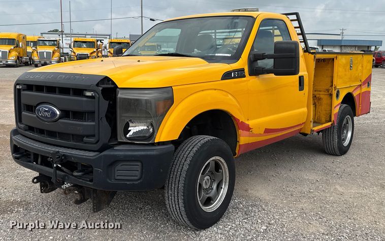 image for item EJ4547 2015 Ford F350 Super Duty  utility bed pickup truck