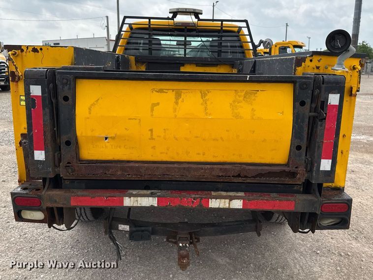 image for item EJ4547 2015 Ford F350 Super Duty  utility bed pickup truck