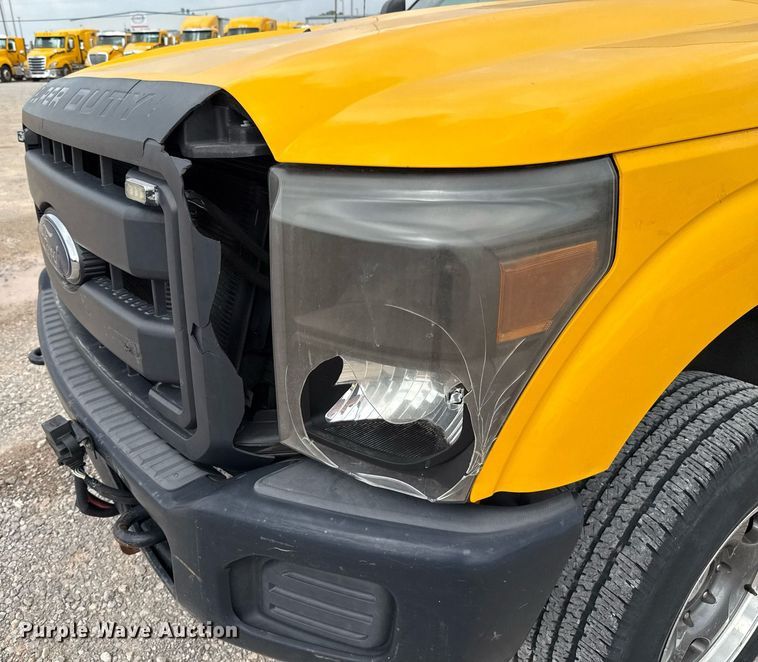 image for item EJ4547 2015 Ford F350 Super Duty  utility bed pickup truck