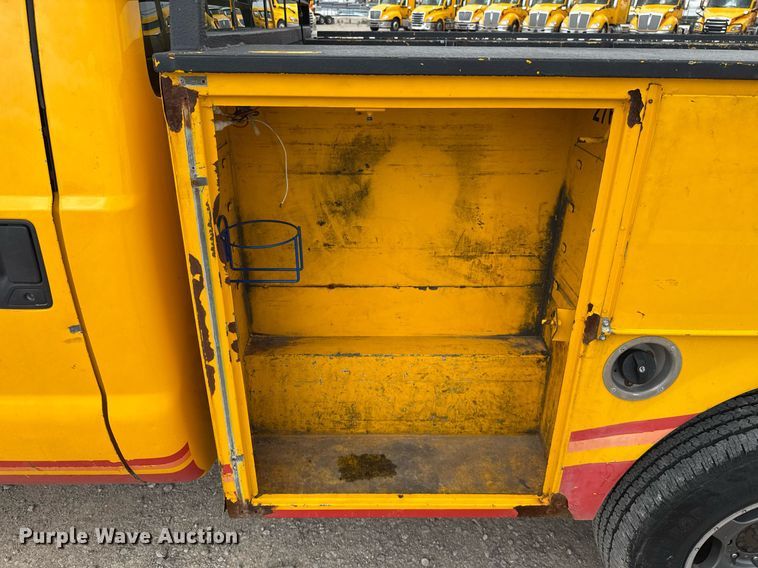 image for item EJ4547 2015 Ford F350 Super Duty  utility bed pickup truck