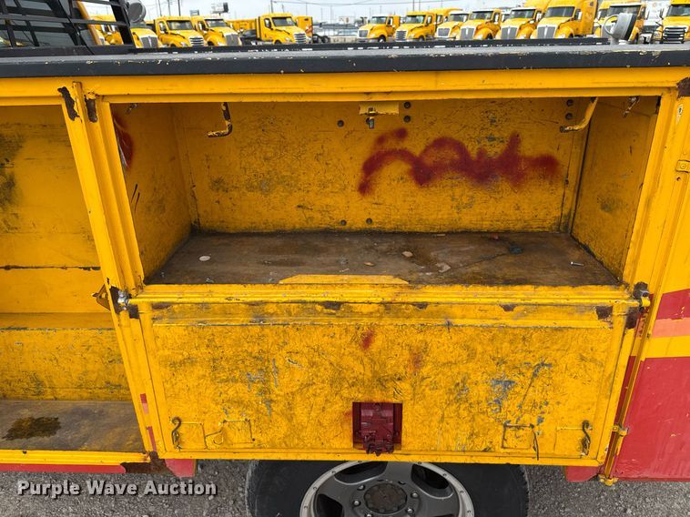 image for item EJ4547 2015 Ford F350 Super Duty  utility bed pickup truck