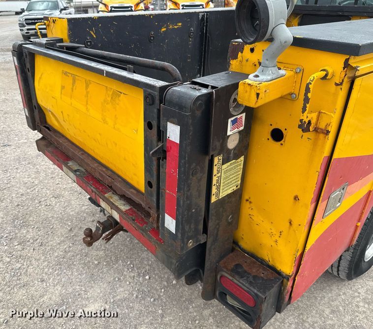 image for item EJ4547 2015 Ford F350 Super Duty  utility bed pickup truck