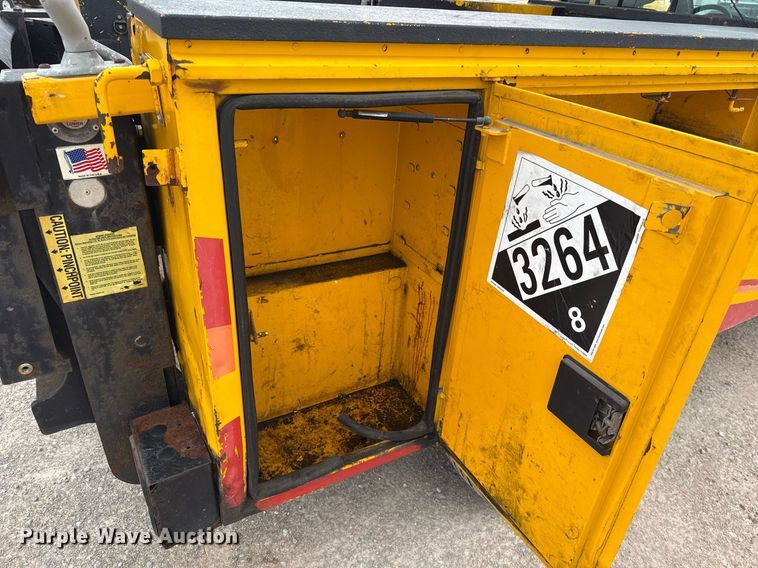 image for item EJ4547 2015 Ford F350 Super Duty  utility bed pickup truck