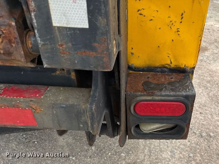 image for item EJ4547 2015 Ford F350 Super Duty  utility bed pickup truck