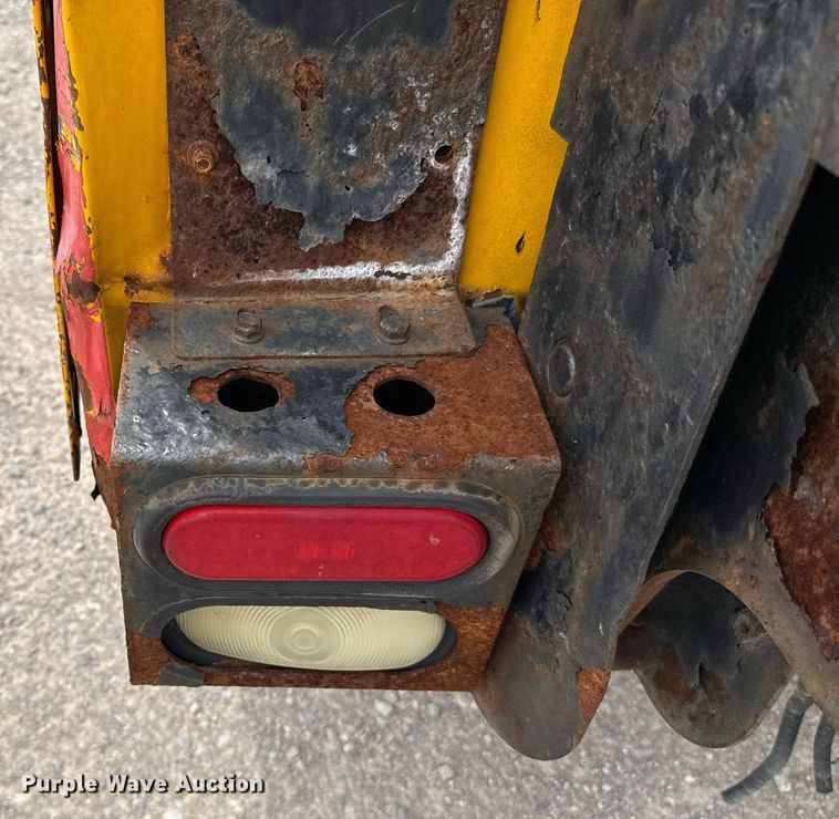 image for item EJ4547 2015 Ford F350 Super Duty  utility bed pickup truck