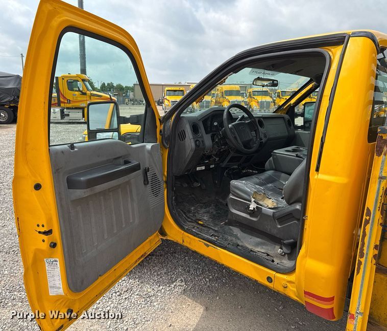 image for item EJ4547 2015 Ford F350 Super Duty  utility bed pickup truck