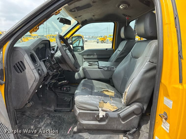 image for item EJ4547 2015 Ford F350 Super Duty  utility bed pickup truck