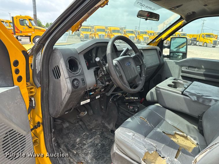 image for item EJ4547 2015 Ford F350 Super Duty  utility bed pickup truck