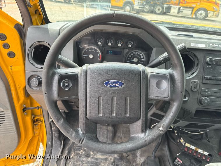 image for item EJ4547 2015 Ford F350 Super Duty  utility bed pickup truck