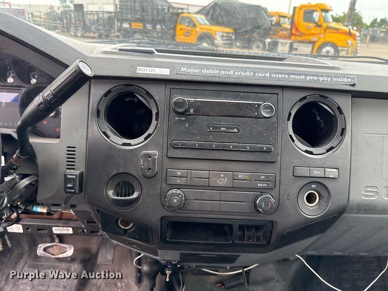 image for item EJ4547 2015 Ford F350 Super Duty  utility bed pickup truck